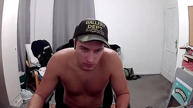 Snapshot of PKrisztian chatting on October 4, 4:34 pm PKrisztian online show from October 4, 4:34 pm