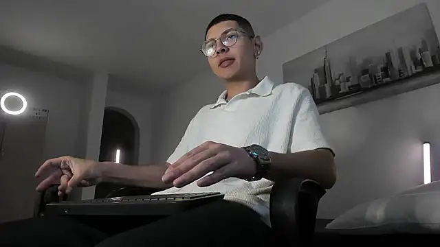 a lejandro 0 8 online show from March 16, 7:48 am