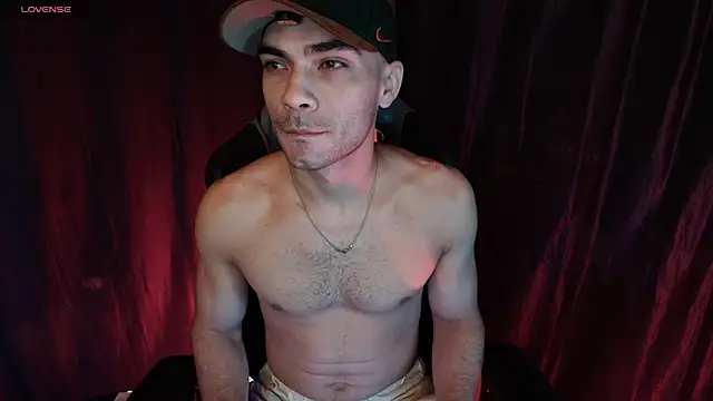 sexyboycolombi4 online show from December 21, 8:39 pm