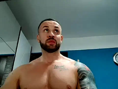 Snapshot of Magnificmuscles89 chatting on February 19, 9:14 pm Magnificmuscles89 online show from February 19, 9:14 pm