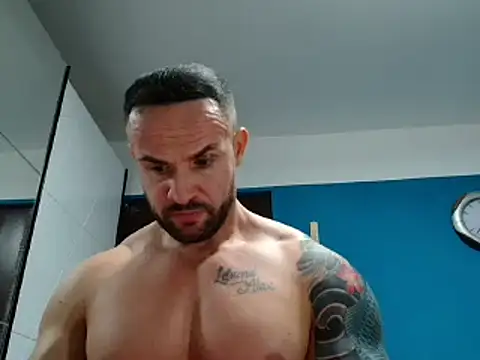 Snapshot of Magnificmuscles89 chatting on February 11, 12:37 pm Magnificmuscles89 online show from February 11, 12:37 pm