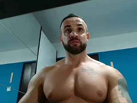 Snapshot of Magnificmuscles89 chatting on December 28, 10:23 pm Magnificmuscles89 online show from December 28, 10:23 pm