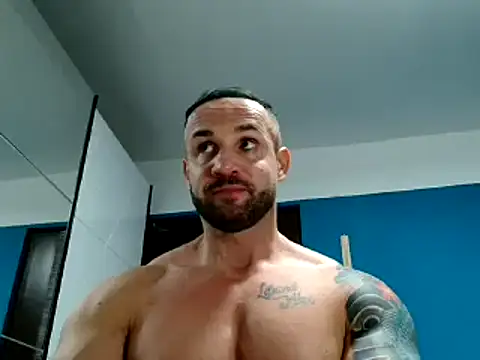 Snapshot of Magnificmuscles89 chatting on February 10, 9:47 pm Magnificmuscles89 online show from February 10, 9:47 pm