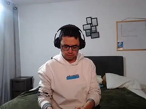 Diptongo online show from January 7, 10:48 pm