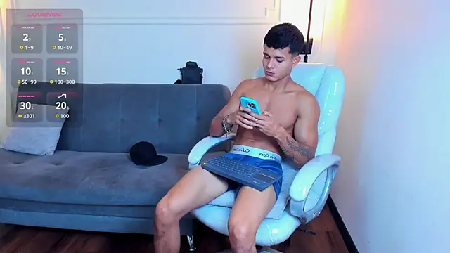 Paradise boy s online show from October 21, 10:45 pm