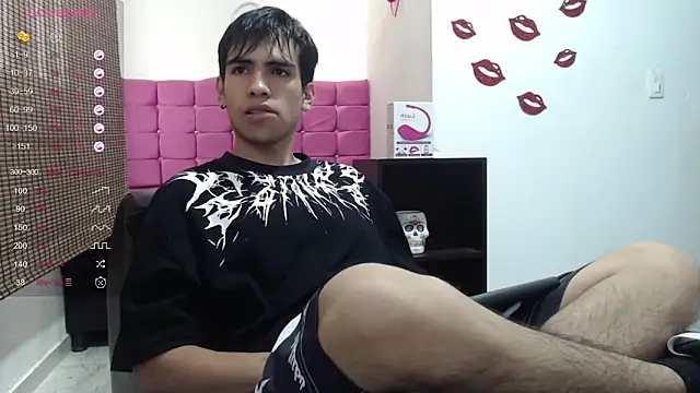 Snapshot of zack_thunder chatting on January 19, 12:28 pm zack thunder online show from January 19, 12:28 pm