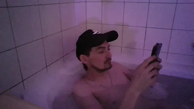 Wesleymodel online show from April 19, 11:07 pm