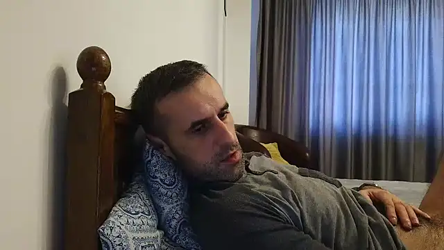 Snapshot of stevenpit chatting on January 5, 11:37 am stevenpit online show from January 5, 11:37 am
