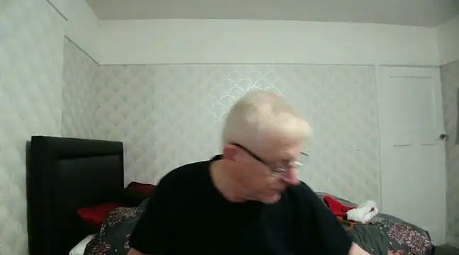 shaun63m online show from December 19, 1:18 am