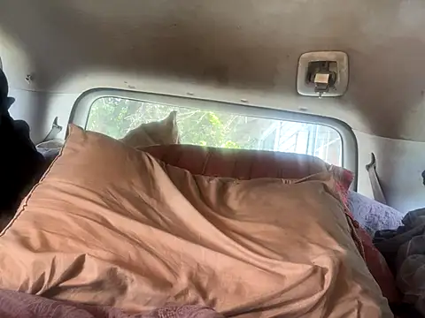 SlimeCrownzOut5 online show from September 14, 5:59 pm