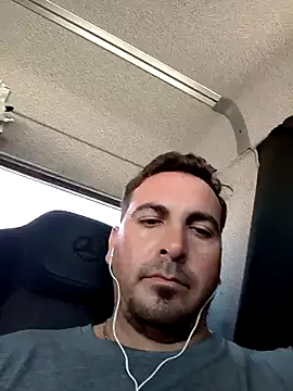 Fanarojo1984 online show from January 9, 6:35 pm