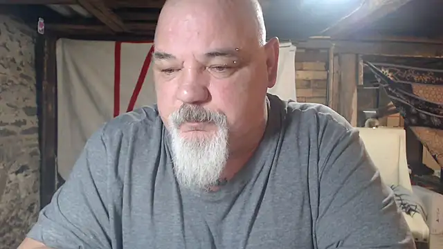 Newfiesausage1972 online show from March 3, 8:55 am