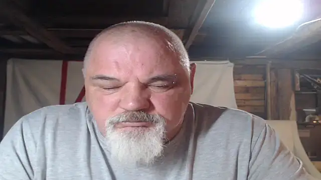 Newfiesausage1972 online show from March 11, 10:55 am