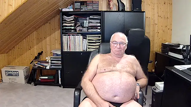 Snapshot of biggandybig chatting on December 26, 4:36 pm biggandybig online show from December 26, 4:36 pm