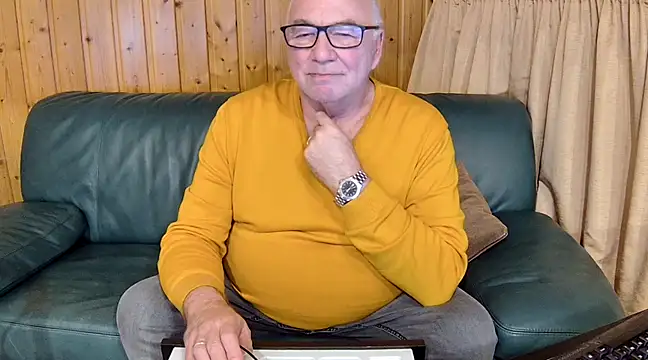 Snapshot of biggandybig chatting on February 1, 11:37 pm biggandybig online show from February 1, 11:37 pm