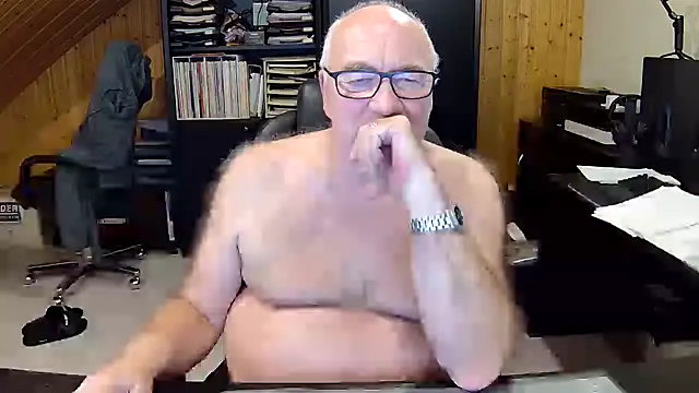 Snapshot of biggandybig chatting on December 20, 12:19 am biggandybig online show from December 20, 12:19 am