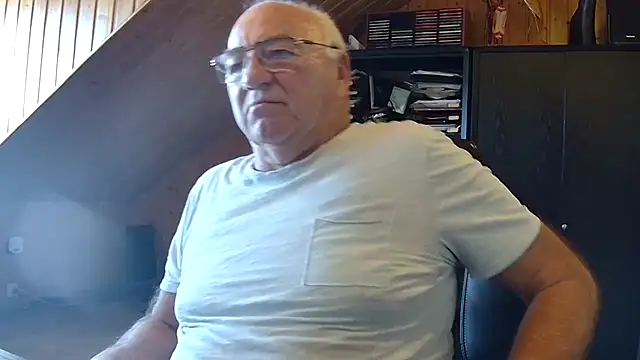 Snapshot of biggandybig chatting on September 15, 2:51 pm biggandybig online show from September 15, 2:51 pm