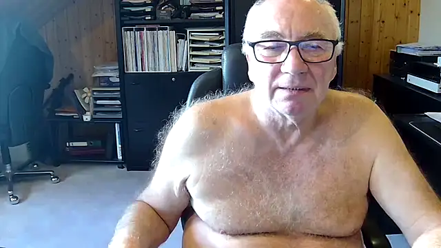 Snapshot of biggandybig chatting on January 12, 12:55 pm biggandybig online show from January 12, 12:55 pm