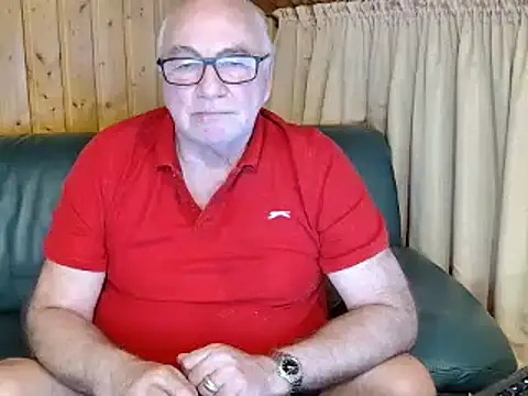 Snapshot of biggandybig chatting on February 13, 10:11 pm biggandybig online show from February 13, 10:11 pm