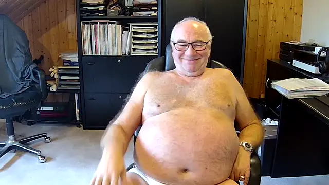 Snapshot of biggandybig chatting on January 3, 1:25 pm biggandybig online show from January 3, 1:25 pm