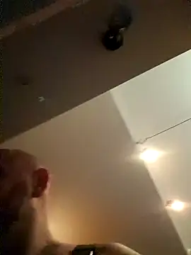 RomWoolf online show from February 1, 12:29 am