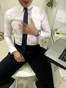 harrylouis1357 online show from September 9, 10:59 am