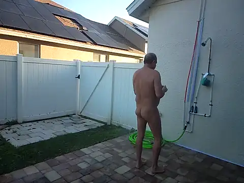 theclubist111 online show from February 12, 1:06 pm