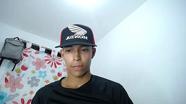 Demiansteven2 online show from February 6, 2:52 am