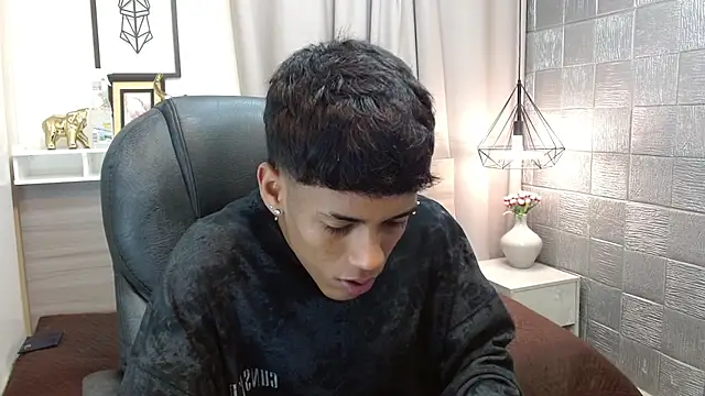 Alan Cute18 online show from March 2, 1:18 pm