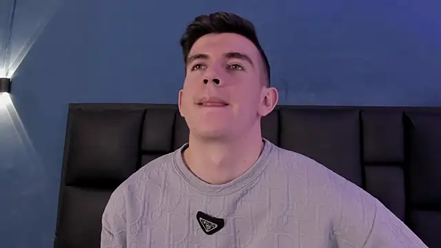 MikaelSlow online show from November 9, 5:22 am