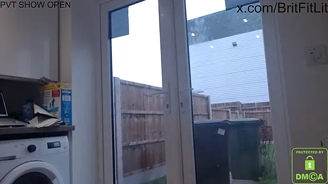 Snapshot of BritishHappyEnding chatting on January 1, 12:22 pm BritishHappyEnding online show from January 1, 12:22 pm