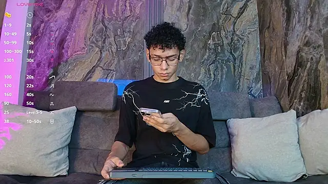 Daviid laidd online show from February 25, 9:05 pm