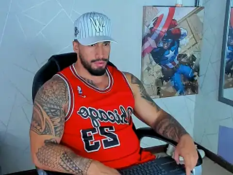 Cristian Walker online show from December 2, 12:38 pm