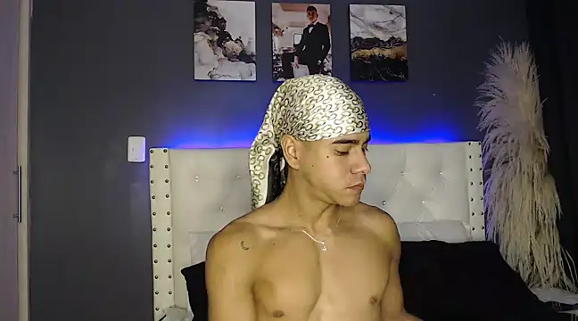 Mackenzzie 777  online show from March 18, 2:29 am