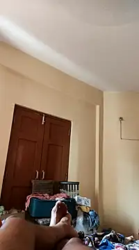 Snapshot of vini1754 chatting on December 3, 5:08 am vini1754 online show from December 3, 5:08 am