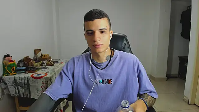 Snapshot of Balo_lovers chatting on January 22, 2:46 pm Balo lovers online show from January 22, 2:46 pm