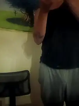 JohnDoe7586 online show from December 31, 12:43 am