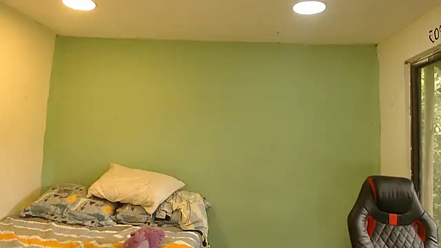 danielitopapuu online show from April 15, 8:31 pm