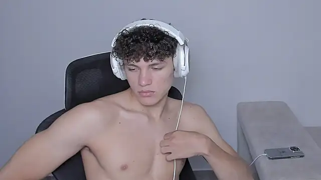 laurent nova online show from October 2, 9:41 pm