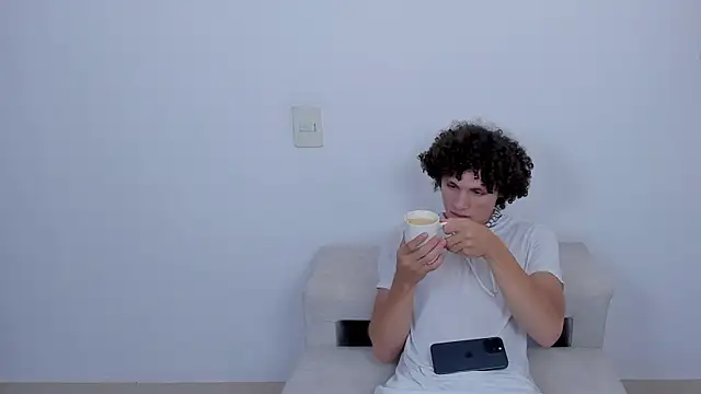 laurent nova online show from March 10, 6:01 pm