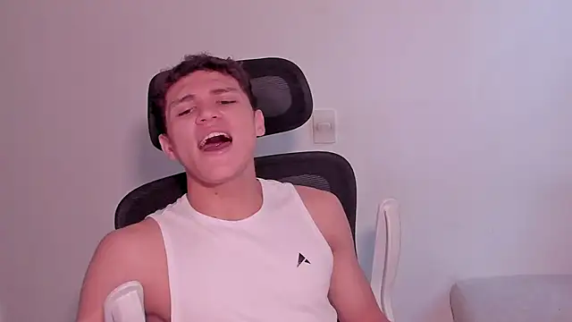 laurent nova online show from March 16, 7:40 pm