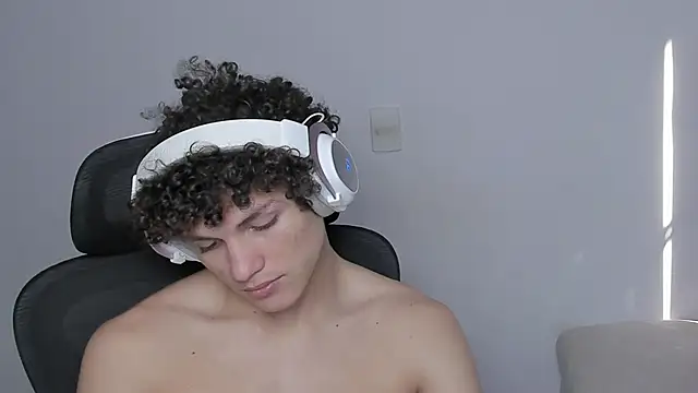 laurent nova online show from October 22, 6:32 pm