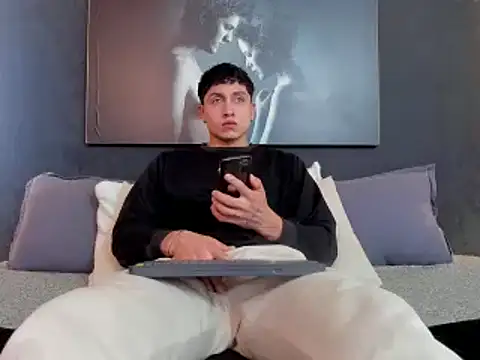 Steven Bezs online show from December 12, 1:06 pm