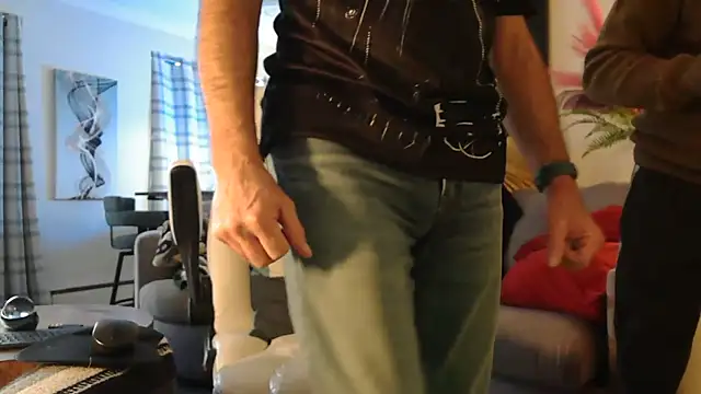 Towndude123 online show from February 9, 10:11 pm