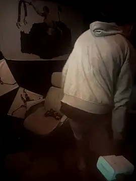 Gillygilly76 online show from February 1, 1:37 am