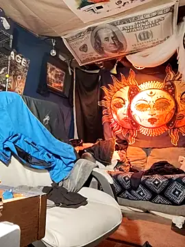 Gillygilly76 online show from March 8, 3:00 pm