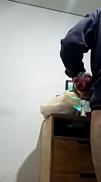 weedmanhot28 online show from February 2, 3:10 am