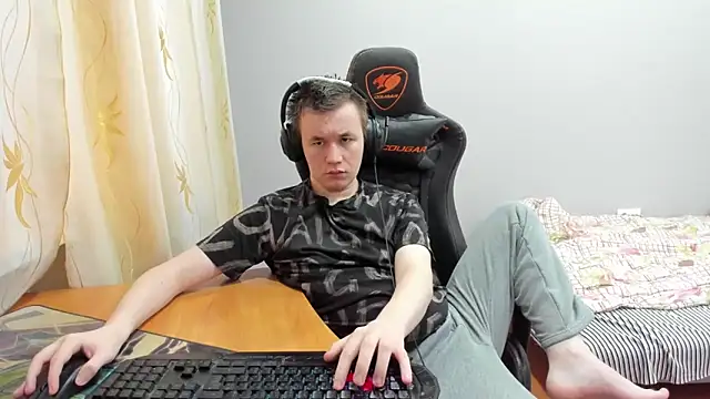 iliaskrislove online show from November 22, 9:20 am