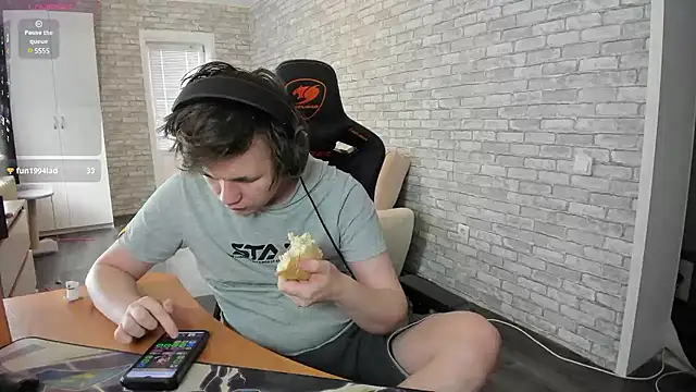 iliaskrislove online show from March 2, 5:54 am