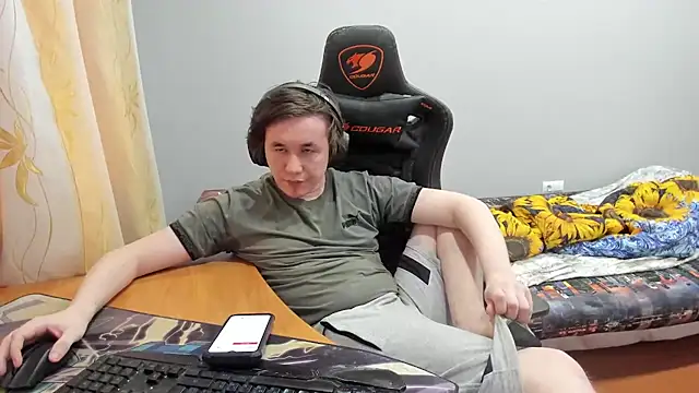 iliaskrislove online show from September 9, 1:43 pm